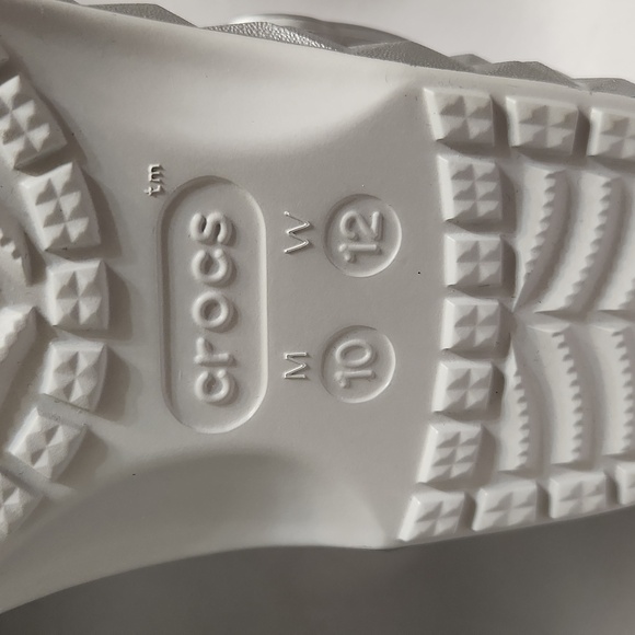 CROCS Metallic Silver Geometric Shape Clogs Mules (Unisex m size 10, w size 12) - Picture 10 of 11
